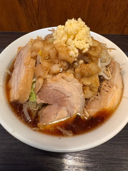 「ラーメン(300g)＋肉50g追加」@六麓 豚らーめんの写真