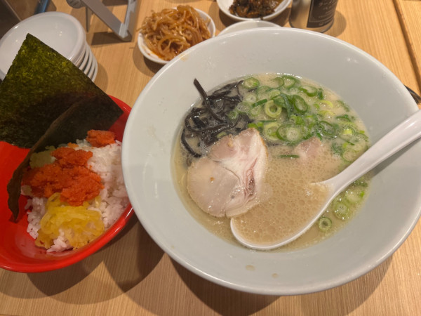 「白丸ラーメン　明太子ごはん」@一風堂 THE OUTLETS SHONAN HIRATSUKA店の写真