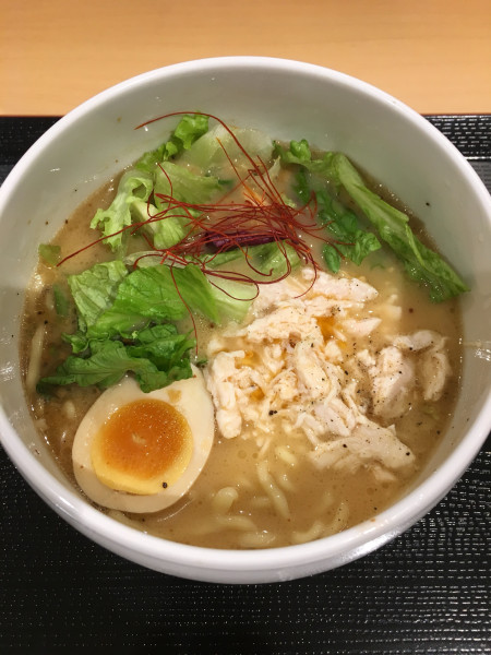 「鶏白湯しょうゆそば(950円)」@鶏白湯らーめん 自由が丘蔭山 アリオ亀有店の写真