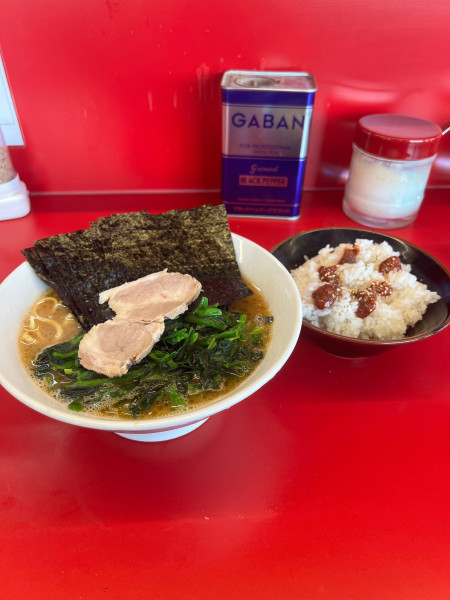 「ラーメン並　のり　ほうれん草」@家系ラーメン 佐々喜家の写真