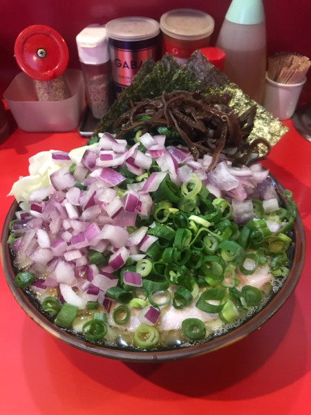 「いつもの🍜 1,100円＋感謝のきくらげ」@どんとこい家の写真