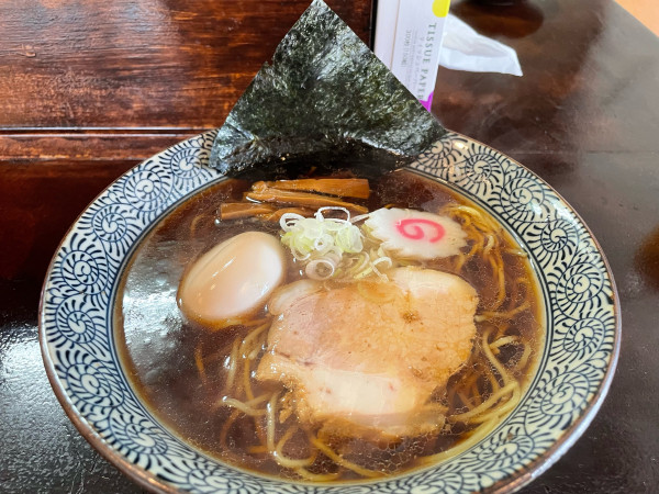 「中華そば　チャーシュー（バラチャーシュー1枚）」@手打ち中華そば 白圡屋の写真