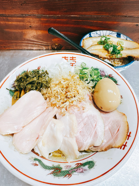 「伊吹油のまぜそば」@麺や 睡蓮の写真