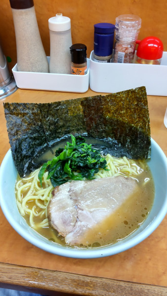 「ラーメン 800円」@横浜ラーメン 町田家 新百合ヶ丘店の写真