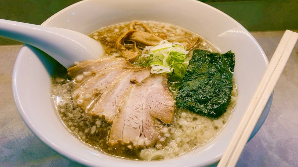 「背脂喜多方風らーめん」@ほのぼんヌードルズの写真