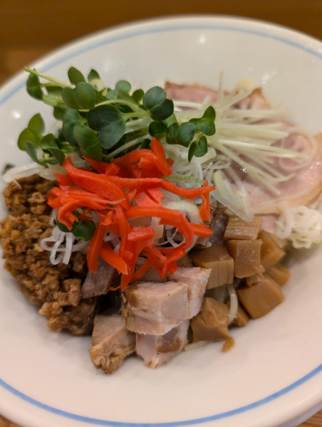 「冷やしうま塩和え麺」@麺や マルショウ 新なにわ大食堂店の写真