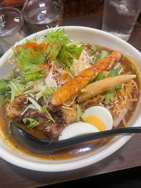 「広尾のカレーラーメン+チーズカレーソーセージ」@広尾のカレーの写真