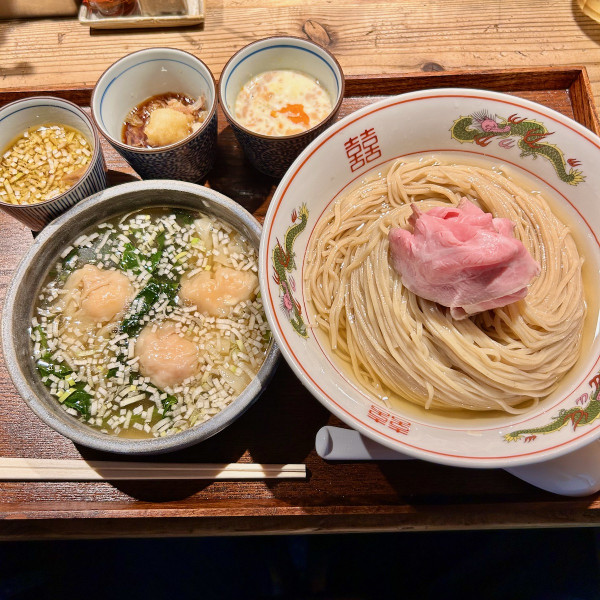 特上昆布水つけめん(300g:1800円)+海老ワンタン(3個:330円)