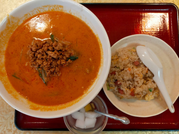 「担々麺+半炒飯セット880円」@芳香園 センター南店の写真