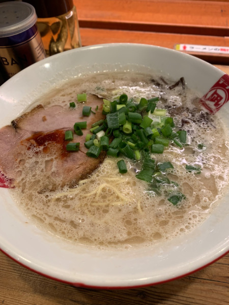 「豚王 900円、替玉(6玉)100円」@ラーメン凪 大宮店の写真