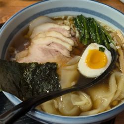 叉焼ワンタン麺