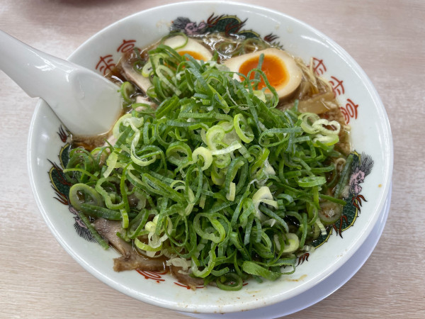 「味玉ラーメンネギ多め」@来来亭 枚方招提店の写真
