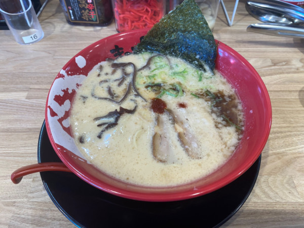 「牛白湯ラーメン(820円)」@ラーメンまこと屋 松戸五香店の写真