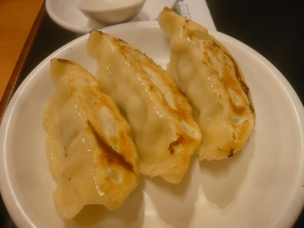 「餃子（3個）」@日高屋 新橋駅前店の写真