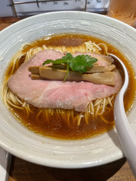 「出汁香る醤油そば」@三鷹らーめん酒場 SALの写真