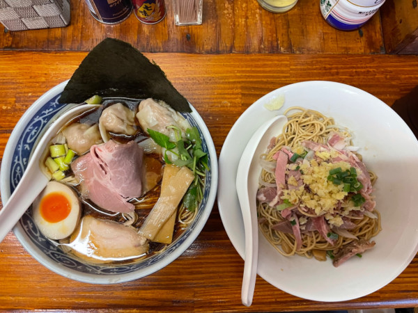 「わんたん煮干しそば黒醤油 ¥1280 和え玉 ¥450」@中華そば よしかわの写真