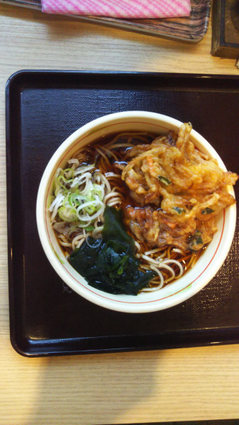 「天ぷらそば」@狭山そば 清瀬駅前店の写真