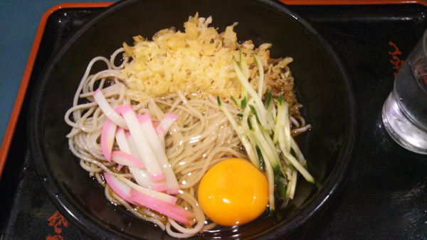 「冷やしたぬき、玉子」@小諸そば 三越前店の写真