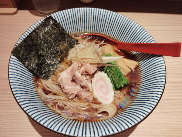「期間限定　　冷やし醤油生姜ラーメン　　1100円」@焼きあご塩らー麺 たかはし アトレ川崎店の写真