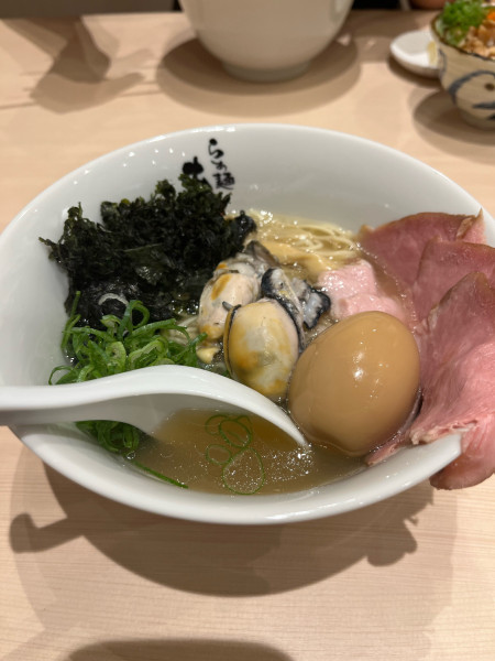 「牡蠣香る塩ラーメン」@らぁ麺 あめ㐂の写真