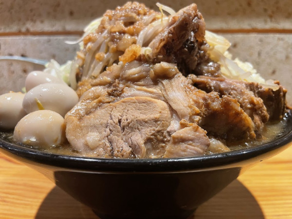 「ブタラーメン 並 (全マシ&ウズラ5個)」@Wez Noodlesの写真