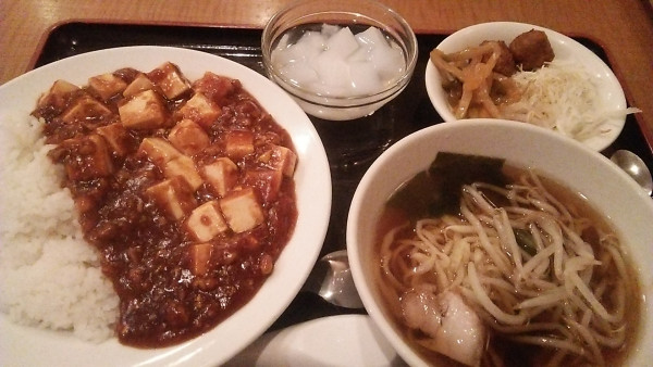 「ランチ マーボ豆腐丼セット 880円」@香港飲茶・居酒屋 福招門 小岩店の写真