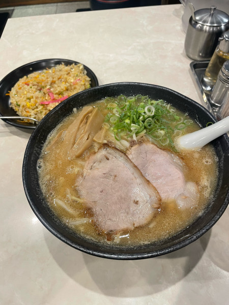 「特製味噌+半チャーハン」@博多川端どさんこ 博多デイトス店の写真