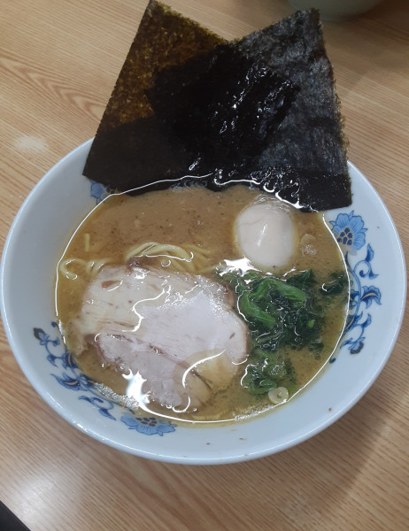 「半ラーメン＋味付けタマゴ」@近藤家 本店の写真