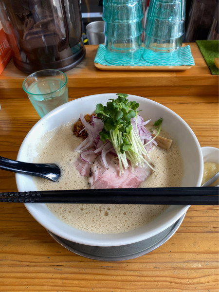 「鶏泡しょうゆ大盛ニンニクトッピング」@鶏泡そば 草戸ベースの写真