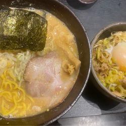 白味噌らーめん 980円+ ネギチャーシュー丼380円