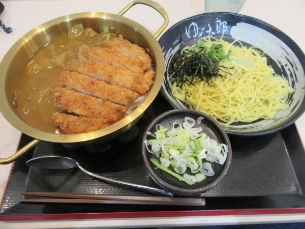 「ざる中華（５２０円）＋倍盛鍋カツカレー１３８０円」@ゆで太郎 荒川沖店の写真