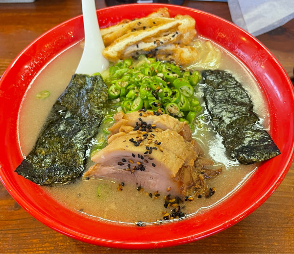 「青とんらーめん」@がんこや かるがんラーメン つくば店の写真