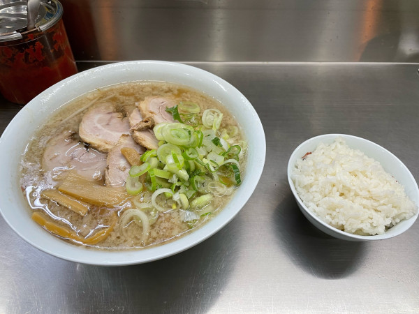 「チャーシューメン、ライス」@ホープ軒 千駄ヶ谷本店の写真