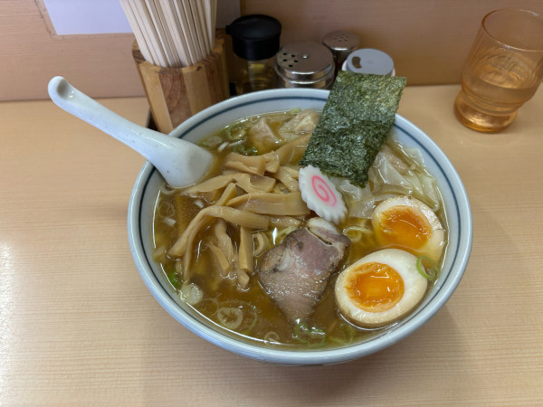 「わんたんめん玉子入り大盛めんま」@いつみ屋の写真