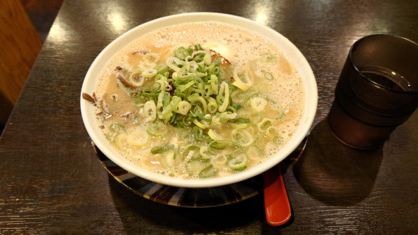 「味玉ラーメン」@九州とんこつ のげら～ 桜木町本店の写真