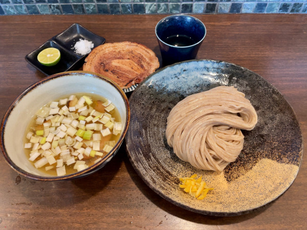 「【限定】昆布水つけそば(塩)＋バラロール＋徳島産すだち」@麺屋みつば＋クローバーの写真