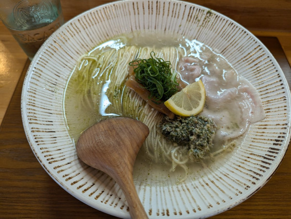 「牡蠣そば850円」@中華そば 華塩の写真