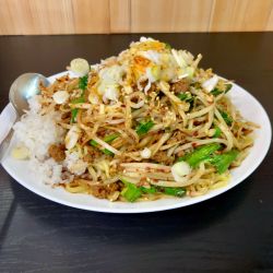 皿台湾 小ライス付プレート￥800