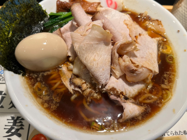 「生姜しょうゆ肉盛（中）＋半熟卵：1400＋150円」@拉麺 生姜と肉の写真