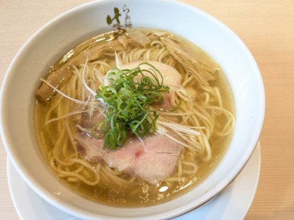 「塩らぁ麺」@らぁ麺 はやし田 入間店の写真