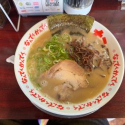 豚骨ラーメン(バリカタ)900円