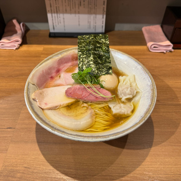 「特上醤油らぁめん」@Japanese Ramen 五感の写真