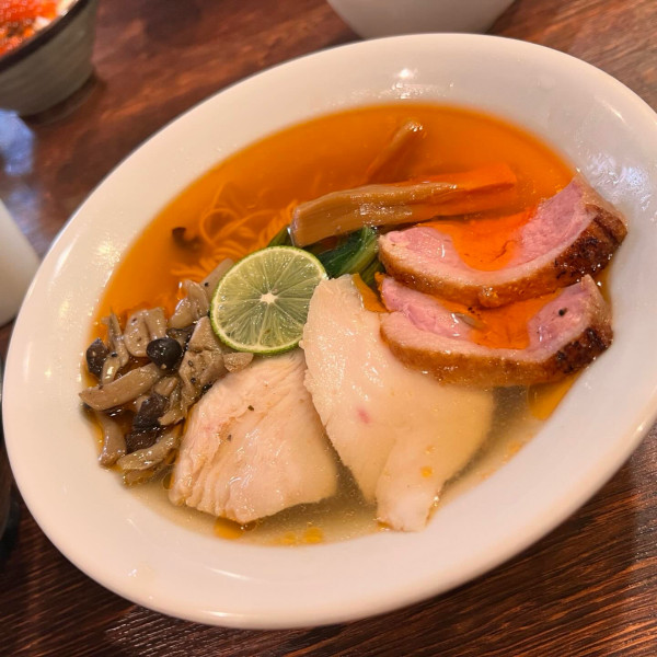 「【限定】銀鮭と金目鯛の塩そば」@麺屋 真心の写真