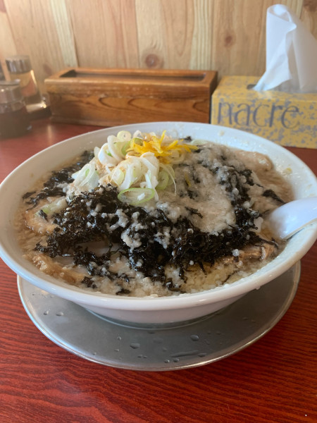 「チャーシューめん大、黒バラ、玉葱、柚子増、大脂」@らーめん処 潤 宮内店の写真