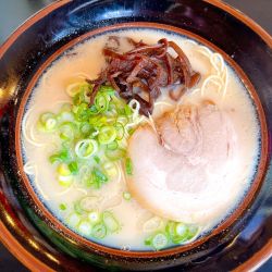 博多らーめん（800円）