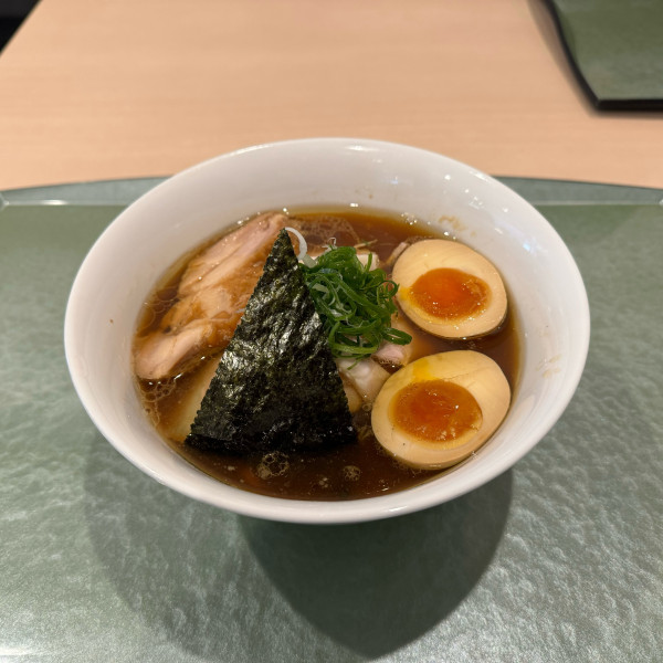 「上醤油ラーメン」@らぁ麺 花萌葱の写真