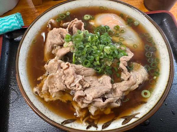 「肉玉そば(690円)」@立ちそば にはちの写真
