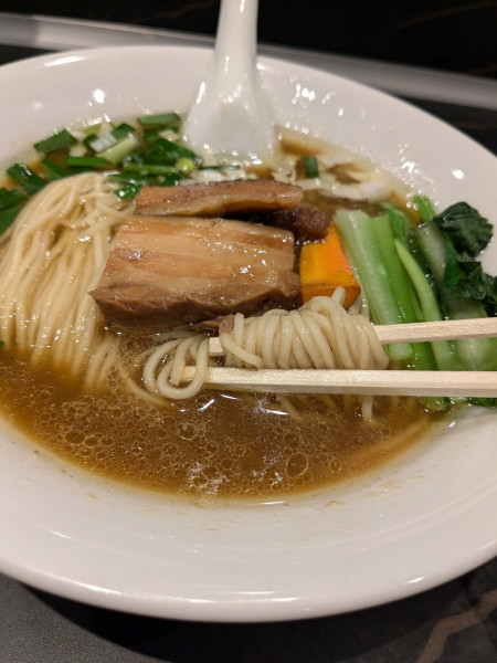 「ラーメン980円」@新浦安 麺屋土竜の写真