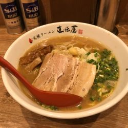 札幌直伝屋の味噌らーめん 990円