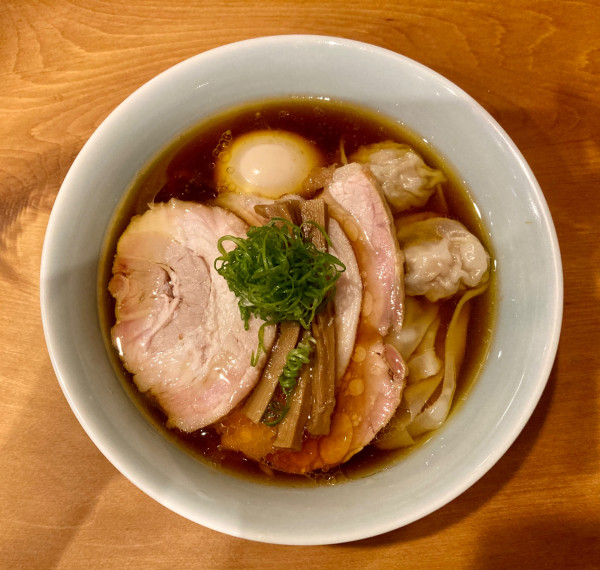 「特製(豚チャーシュー)中華そば+炊き込みご飯」@中華そば しば田の写真